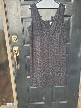 Sleeveless V-Neck Leopard Print Sheath Dress - Dark Gray